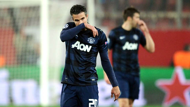 Robin van Persie chỉ trích đồng đội: Ai cho van Persie cơ hội?