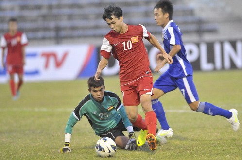 Công Phượng tỏa sáng, U19 Việt Nam thẳng tiến vào chung kết