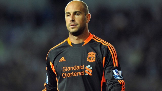 Valdes sẽ thế chỗ của Reina tại Liverpool?