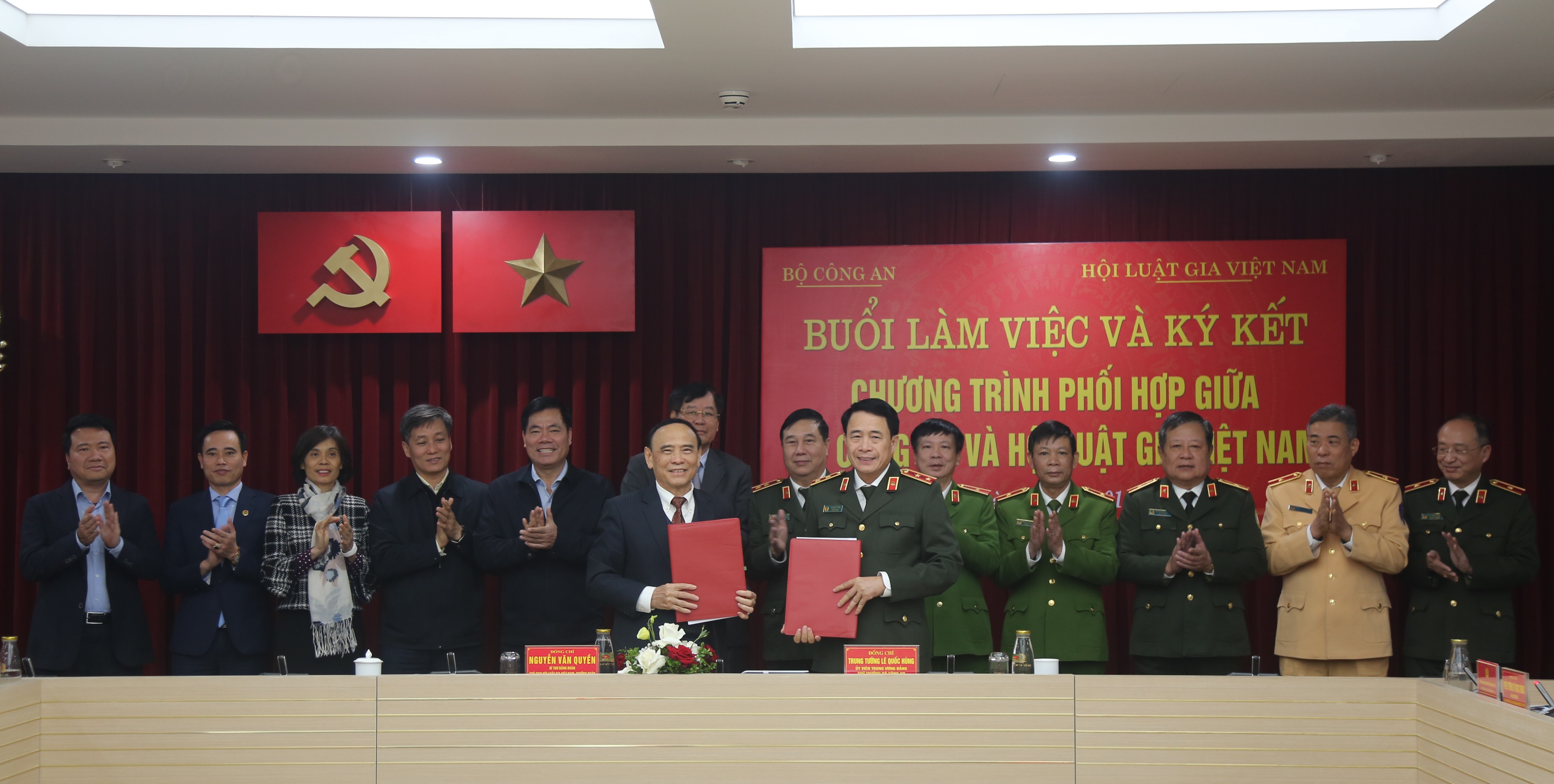 Hội Luật gia Việt Nam và Bộ Công an ký kết chương trình phối hợp công tác