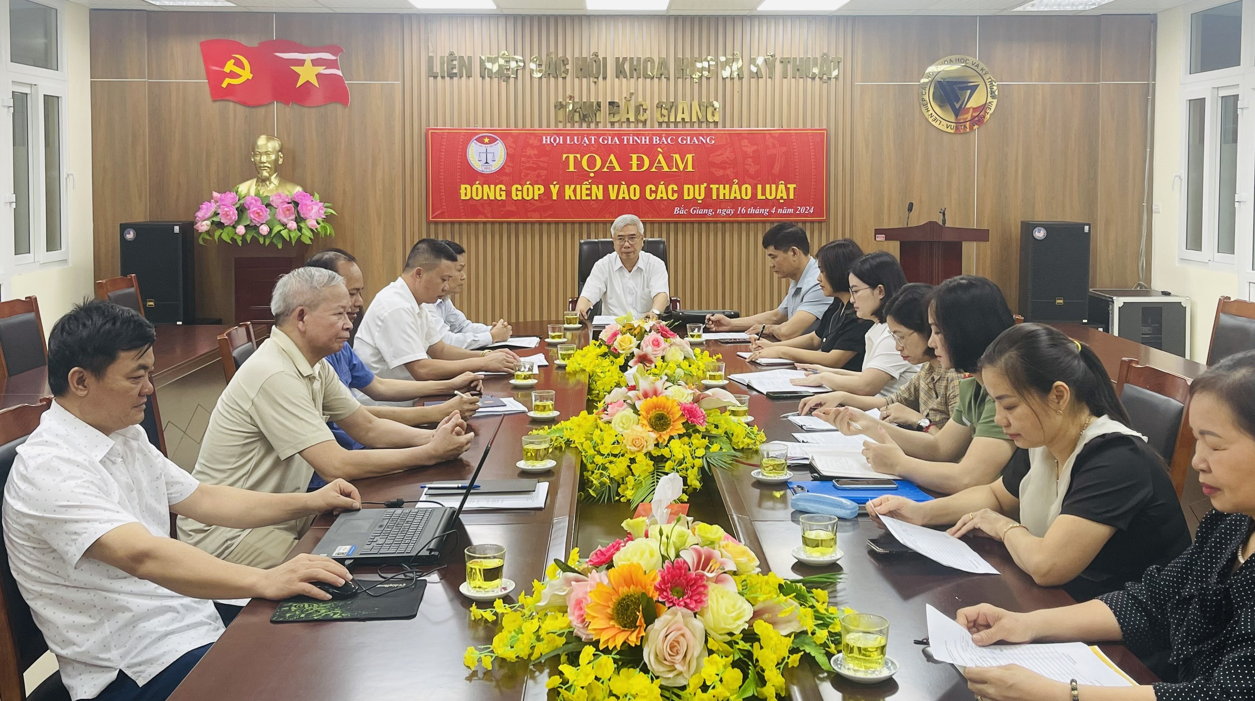 Hội Luật gia tỉnh Bắc Giang tổ chức tọa đàm lấy ý kiến đóng góp vào 4 dự thảo Luật