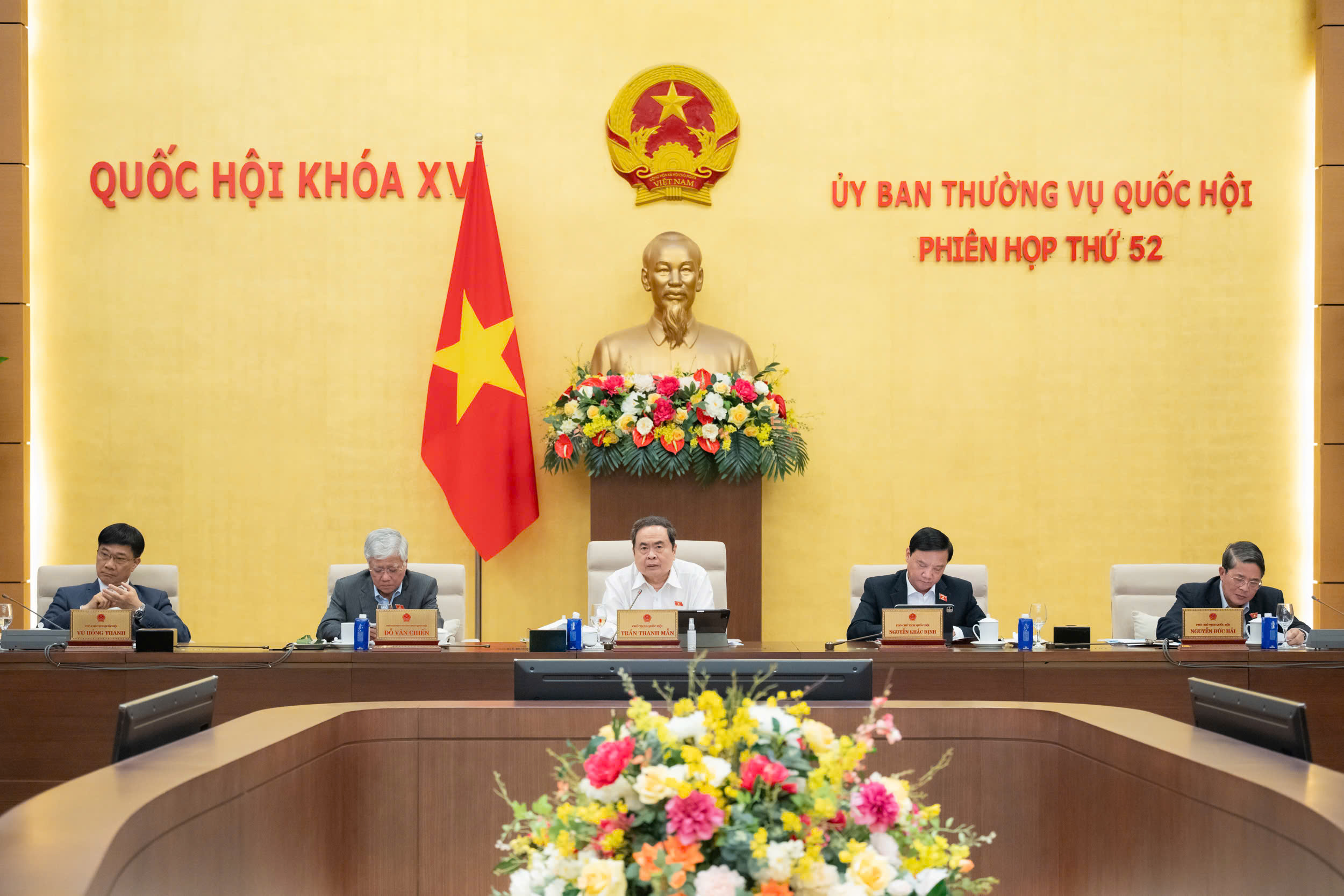 Trình Quốc hội khoá XVI bầu, phê chuẩn nhân sự lãnh đạo tại Kỳ họp thứ nhất