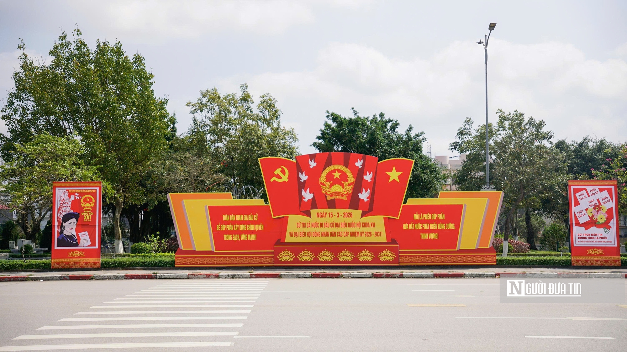 Lạng Sơn ngập tràn sắc đỏ cờ hoa hướng tới ngày bầu cử